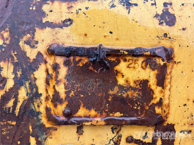 Brandt 66 in Q/C Cleanup Excavator Bucket - Fits John Dee دلاء