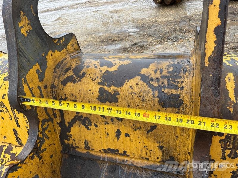 Brandt 66 in Q/C Cleanup Excavator Bucket - Fits John Dee دلاء