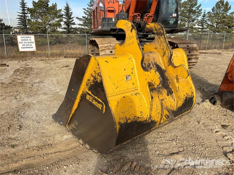 Brandt 72 in Q/C Cleanup Excavator Bucket - Fits John Dee Žlice