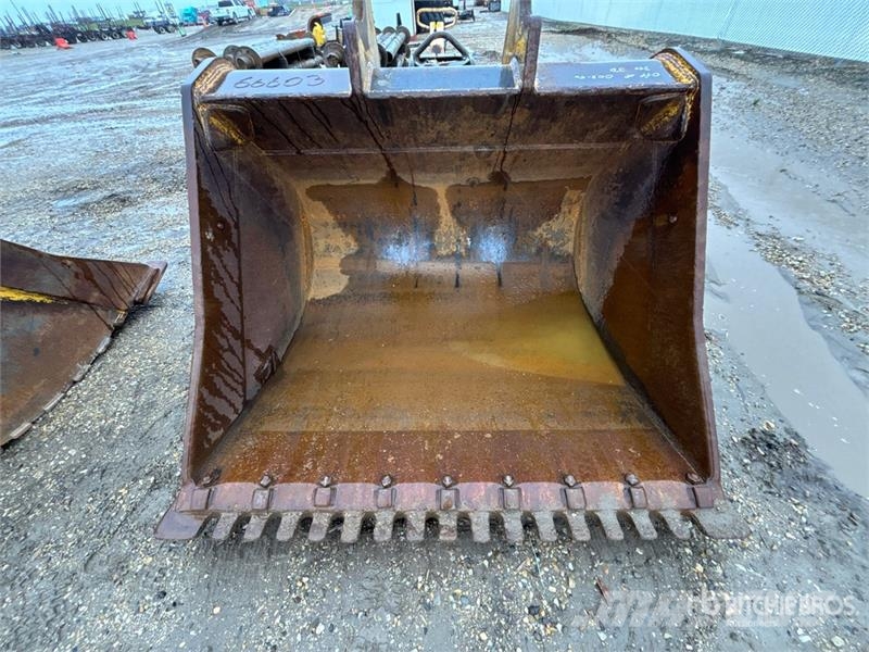 Brandt 72 in Q/C Cleanup Excavator Bucket - Fits John Dee دلاء