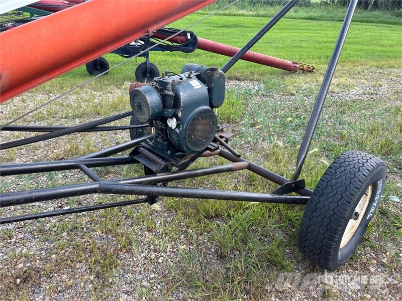 Brandt 730 7 in x 30 ft Grain Auger معدات نقل