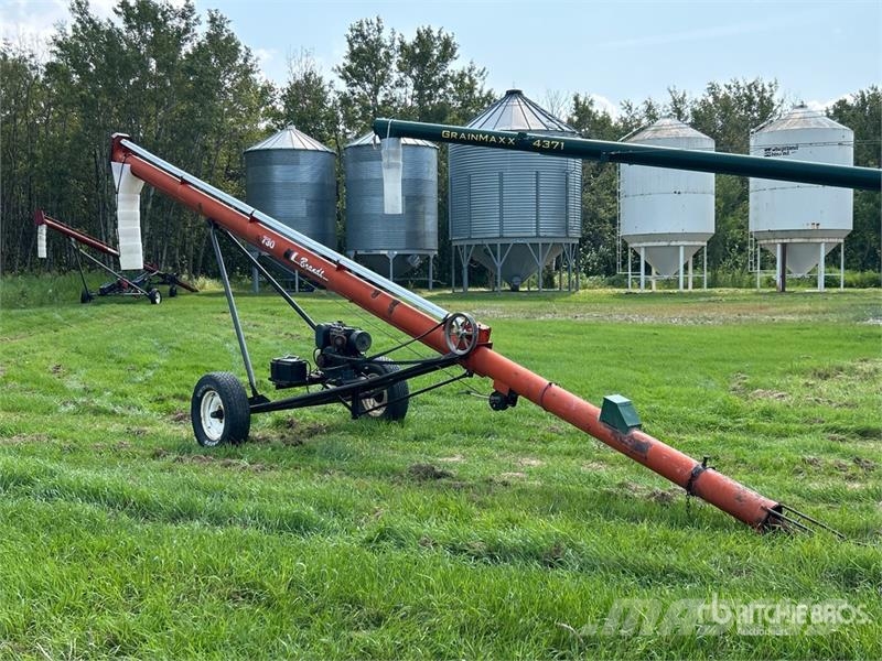 Brandt 730 7 in x 30 ft Grain Auger معدات نقل