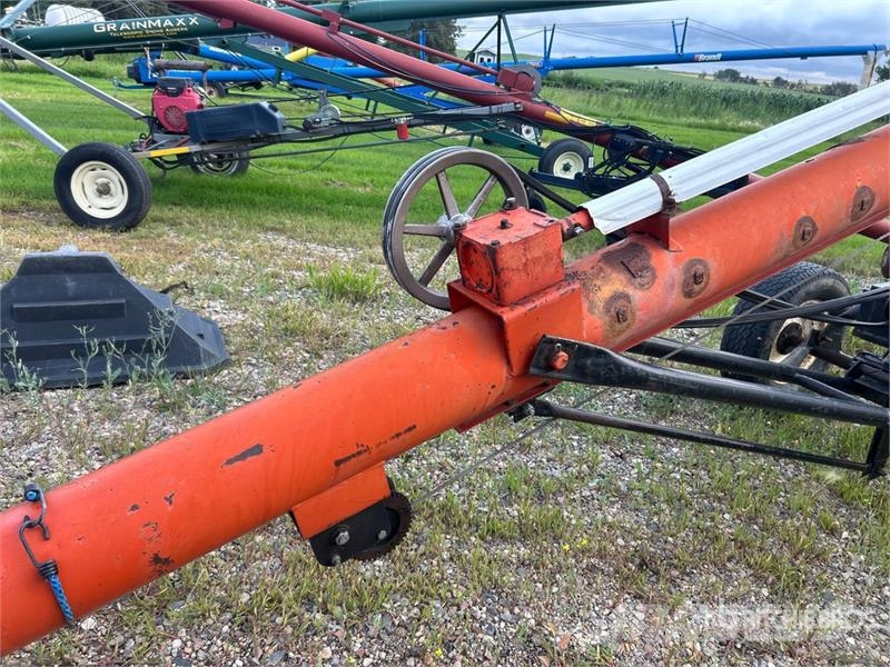 Brandt 730 7 in x 30 ft Grain Auger معدات نقل