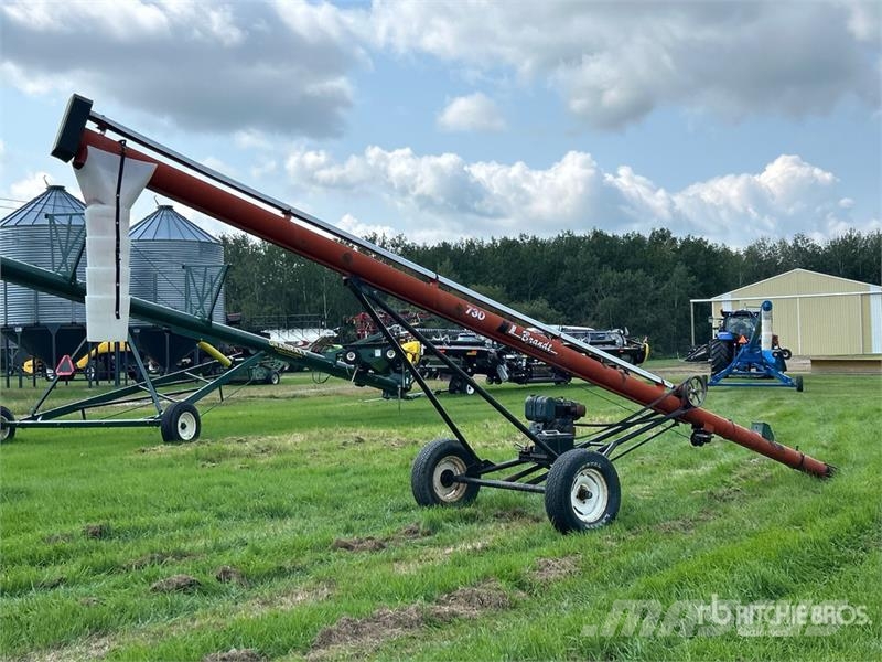 Brandt 730 7 in x 30 ft Grain Auger معدات نقل