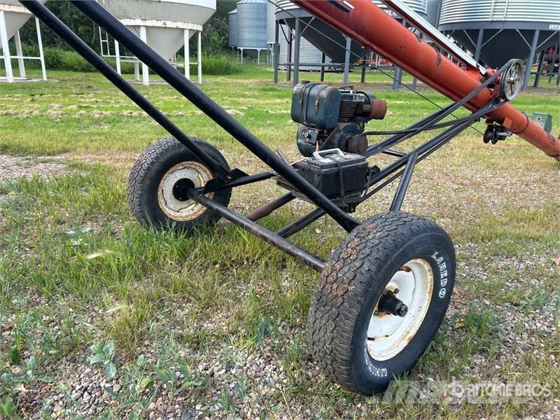 Brandt 730 7 in x 30 ft Grain Auger معدات نقل