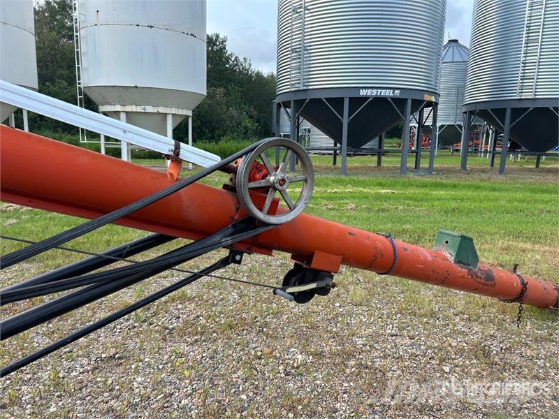 Brandt 730 7 in x 30 ft Grain Auger معدات نقل
