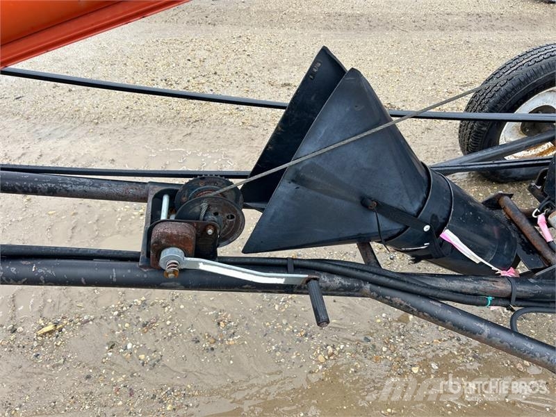 Brandt 735 7 in x 35 ft Grain Auger (Inoperable) Konveieriseadmed