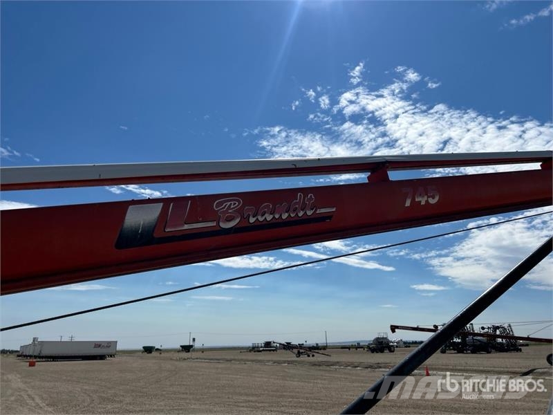 Brandt 745 7 in x 45 ft Grain Auger معدات نقل