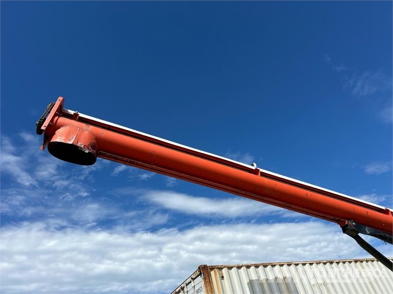 Brandt 745 7 in x 45 ft Grain Auger معدات نقل