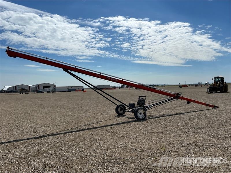 Brandt 745 7 in x 45 ft Grain Auger معدات نقل