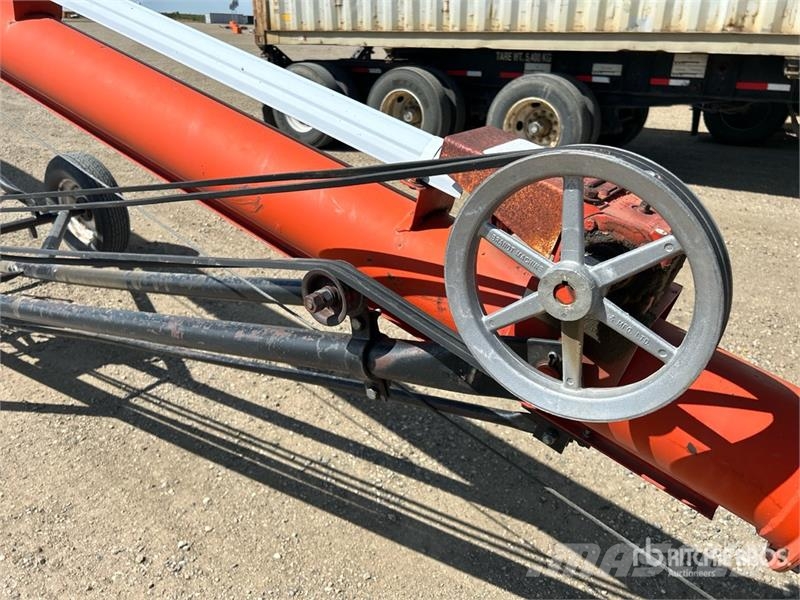 Brandt 745 7 in x 45 ft Grain Auger معدات نقل
