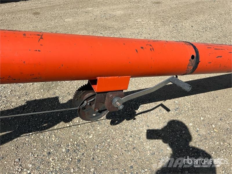 Brandt 745 7 in x 45 ft Grain Auger معدات نقل
