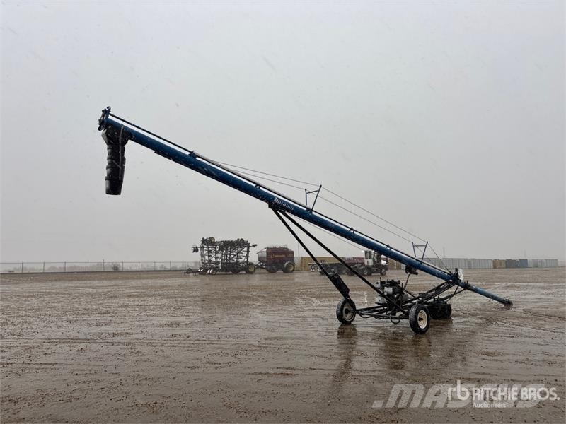Brandt 750 6 in x 48 ft Grain Auger Sauterelle, tapis roulant, vis sans fin
