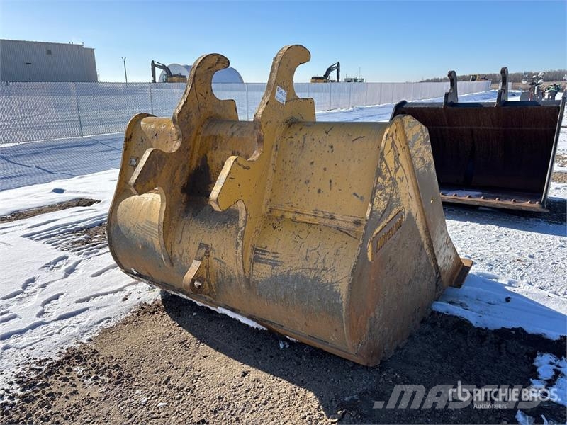 Brandt 84 in Q/C Cleanup Excavator Bucket - Fits John Dee دلاء