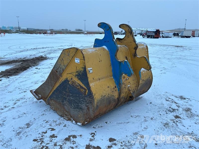 Brandt 84 in Q/C Cleanup Excavator Bucket - Fits John Dee Buckets