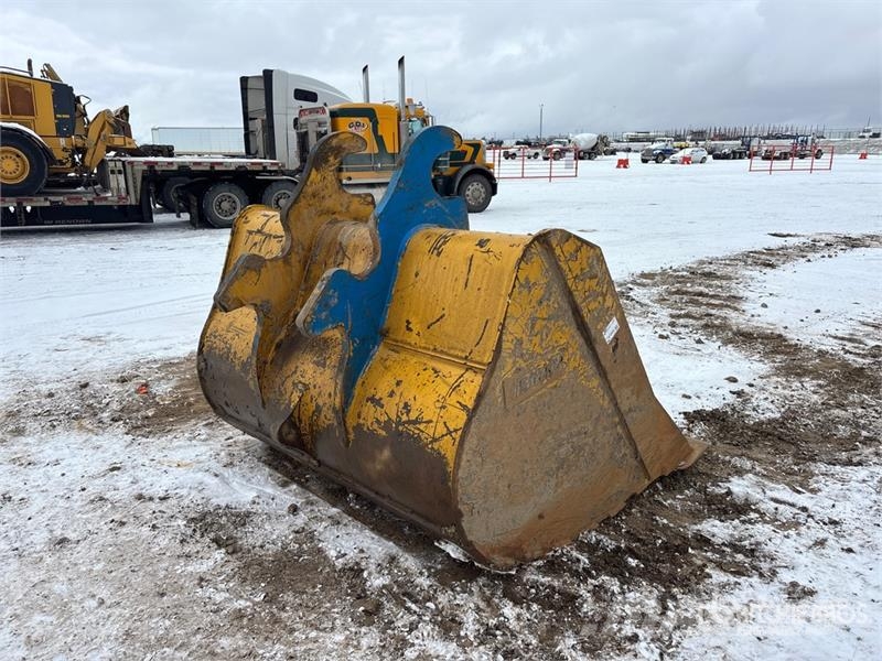 Brandt 84 in Q/C Cleanup Excavator Bucket - Fits John Dee Ковши