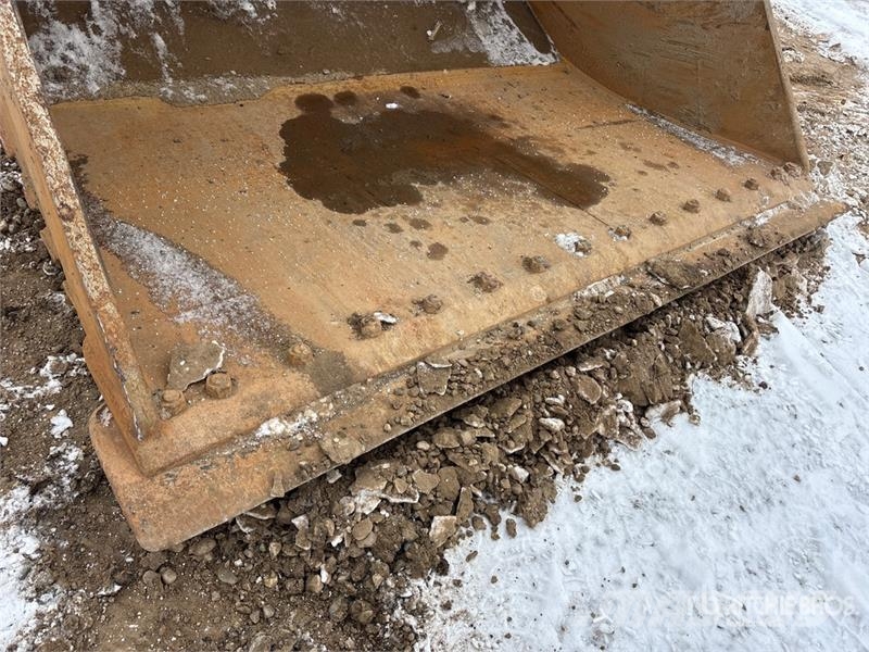 Brandt 84 in Q/C Cleanup Excavator Bucket - Fits John Dee Ковши