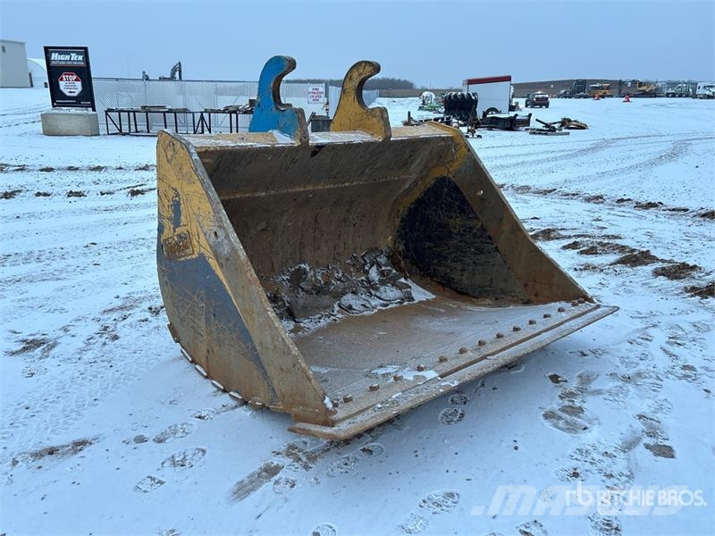 Brandt 84 in Q/C Cleanup Excavator Bucket - Fits John Dee Buckets