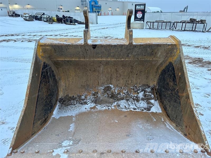 Brandt 84 in Q/C Cleanup Excavator Bucket - Fits John Dee Buckets