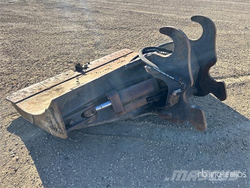 Brandt 84 in Q/C Excavator Chuck Blade - Fits John Deere Klinger