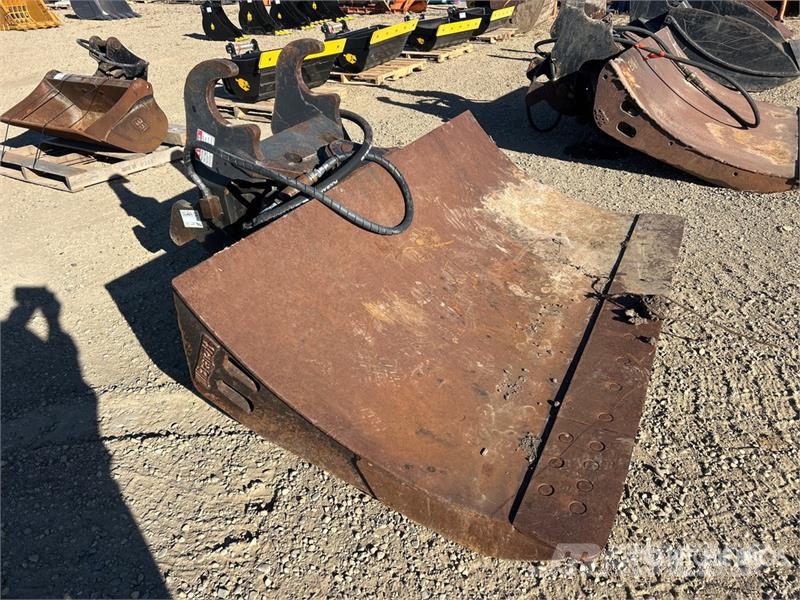Brandt 84 in Q/C Excavator Chuck Blade - Fits John Deere Klinger