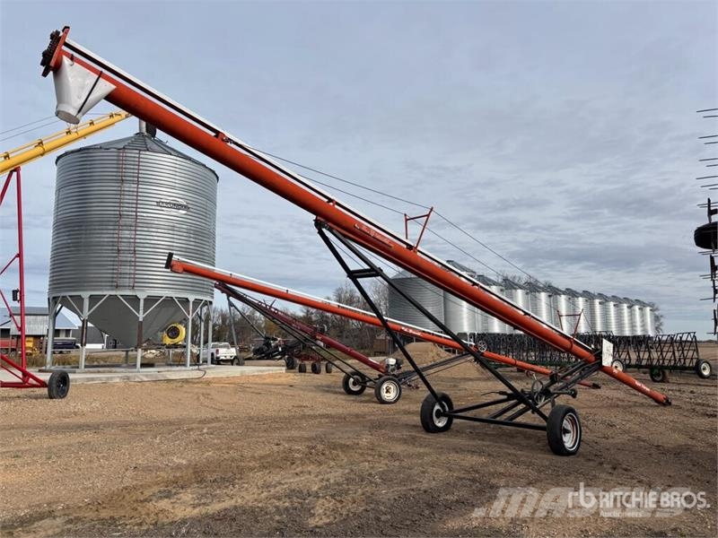 Brandt 847 8 in x 47 ft Grain Auger Sauterelle, tapis roulant, vis sans fin