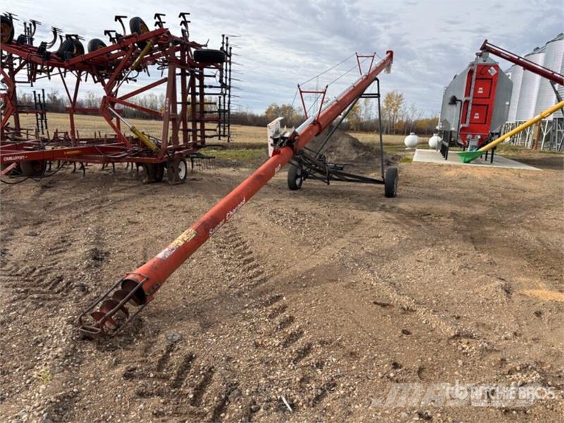Brandt 847 8 in x 47 ft Grain Auger Sauterelle, tapis roulant, vis sans fin