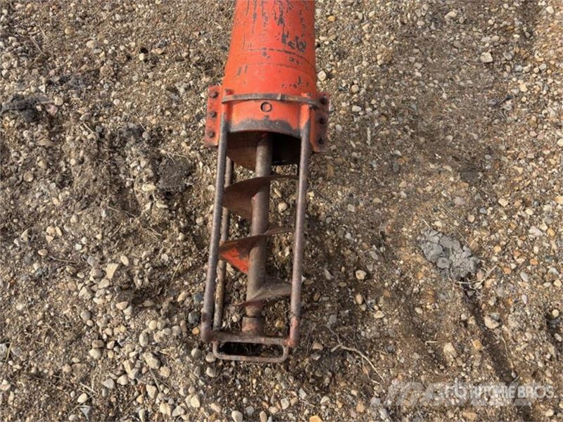 Brandt 847 8 in x 47 ft Grain Auger Sauterelle, tapis roulant, vis sans fin