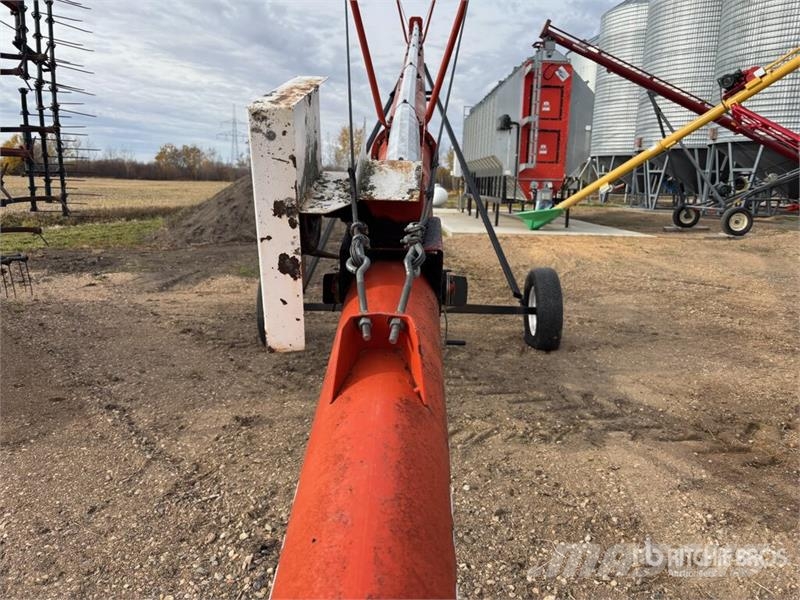 Brandt 847 8 in x 47 ft Grain Auger Sauterelle, tapis roulant, vis sans fin