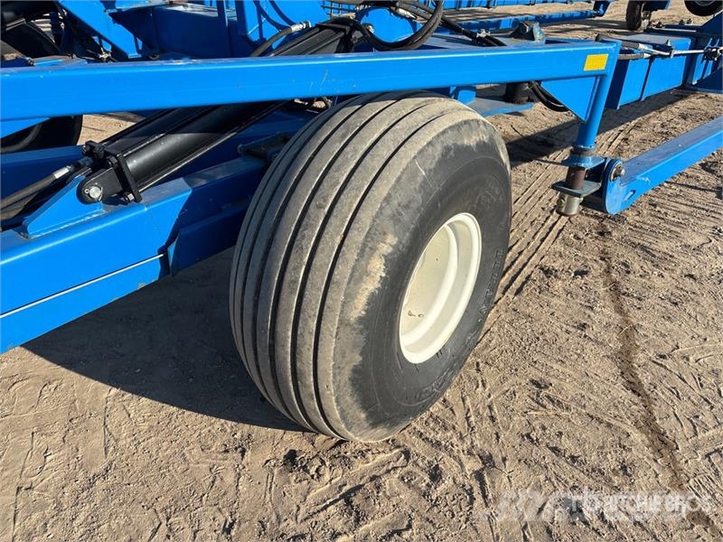 Brandt Contour Commander 8800 80 ft Heavy Harrow 钉齿耙