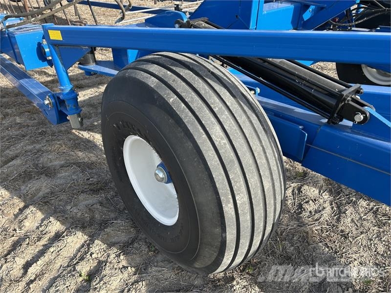 Brandt Countour Commander 8200 82 ft Heavy Harrow Gradas