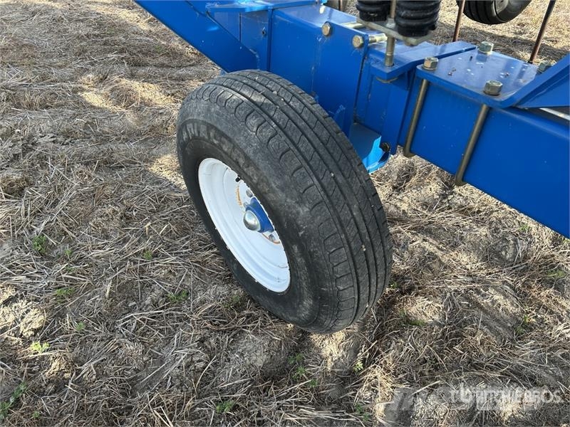 Brandt Countour Commander 8200 82 ft Heavy Harrow Gradas