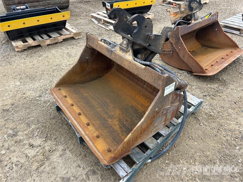 Brandt EX0060-BT42 42 in Hydraulic Tilting Bucket - Fits  دلاء