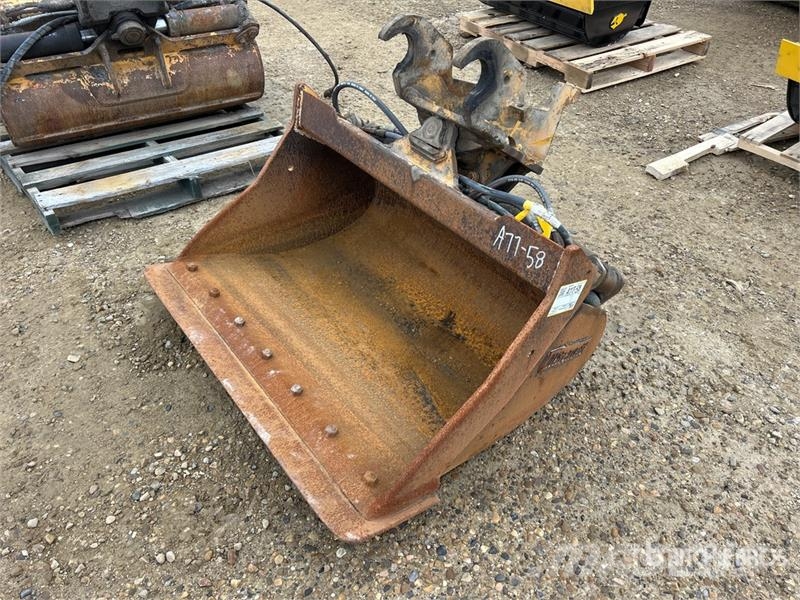 Brandt EX0060-BT42 42 in Hydraulic Tilting Bucket - Fits  دلاء