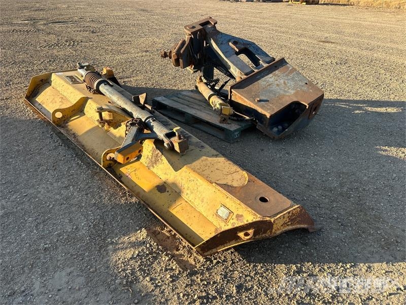 Brandt G Series 144 in Snow Motor Grader Blade Bladen