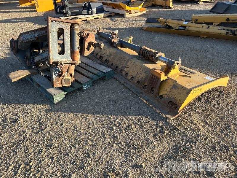 Brandt G Series 144 in Snow Motor Grader Blade Bladen