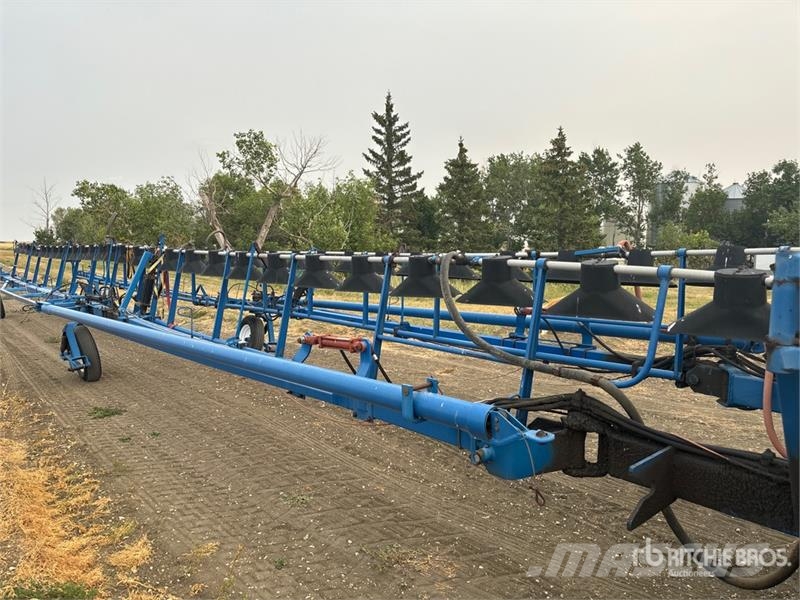 Brandt QF2000 90 ft Pull-Type Sprayer 牵引式喷雾机