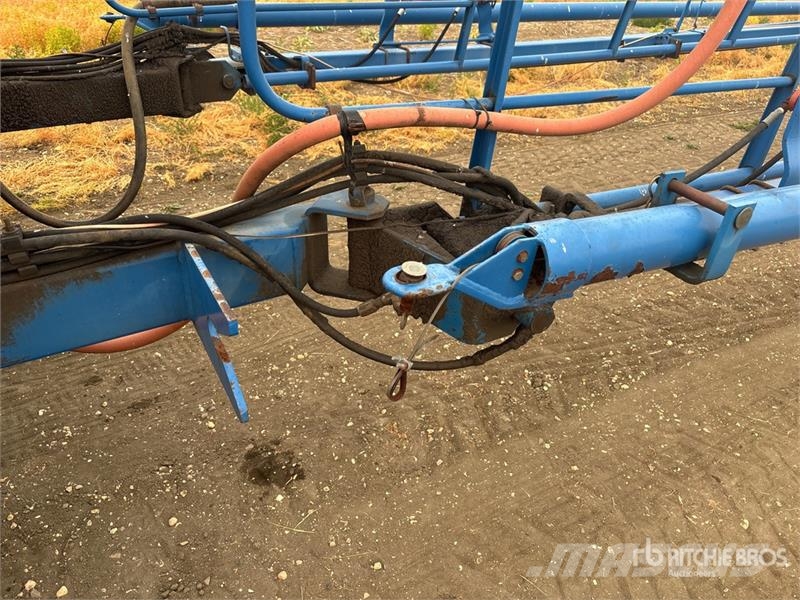 Brandt QF2000 90 ft Pull-Type Sprayer 牵引式喷雾机