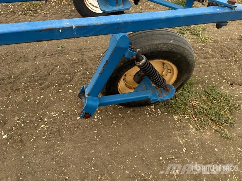 Brandt QF2000 90 ft Pull-Type Sprayer 牵引式喷雾机
