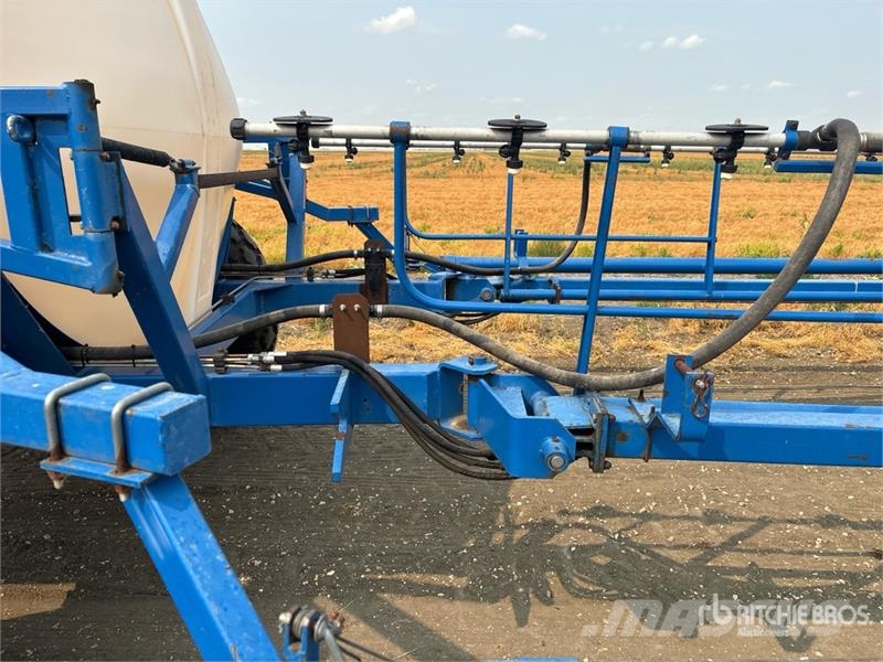 Brandt QF2000 90 ft Pull-Type Sprayer 牵引式喷雾机