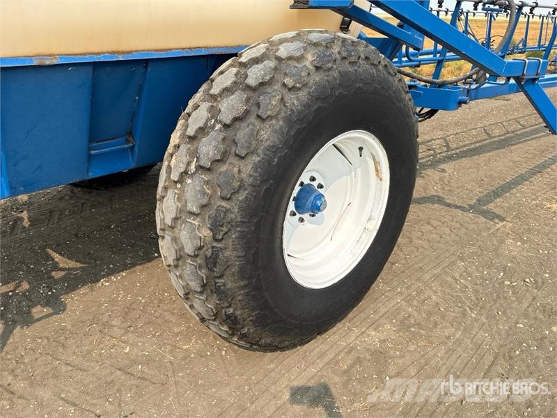 Brandt QF2000 90 ft Pull-Type Sprayer 牵引式喷雾机