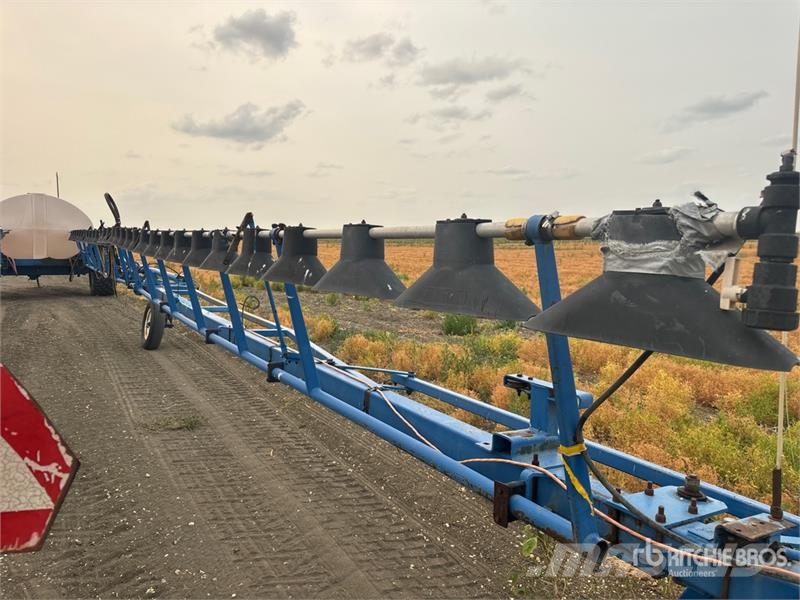 Brandt QF2000 90 ft Pull-Type Sprayer 牵引式喷雾机
