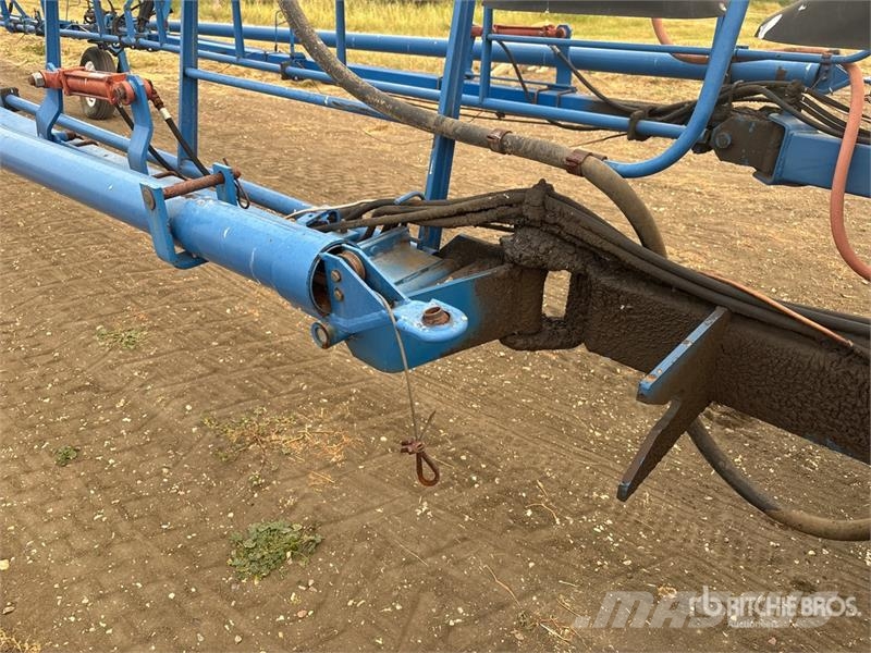 Brandt QF2000 90 ft Pull-Type Sprayer 牵引式喷雾机
