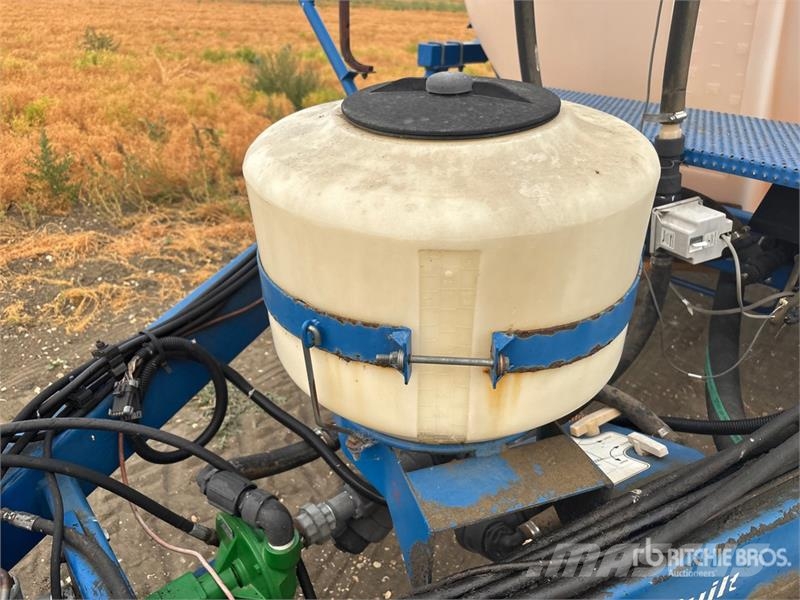 Brandt QF2000 90 ft Pull-Type Sprayer 牵引式喷雾机