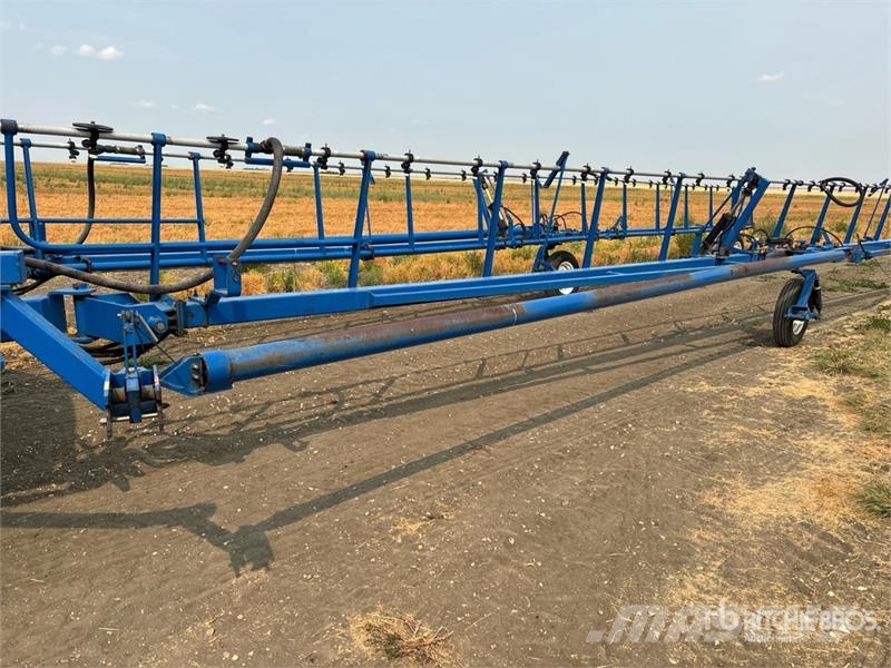 Brandt QF2000 90 ft Pull-Type Sprayer 牵引式喷雾机