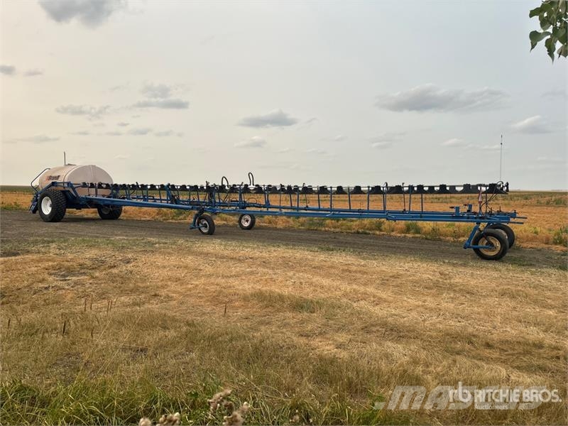 Brandt QF2000 90 ft Pull-Type Sprayer 牵引式喷雾机