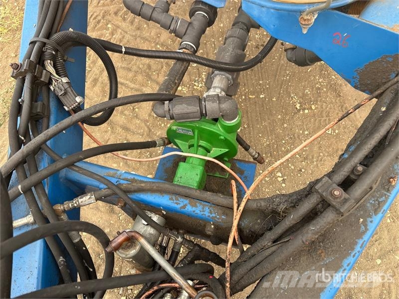 Brandt QF2000 90 ft Pull-Type Sprayer 牵引式喷雾机