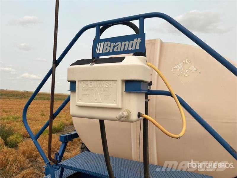 Brandt QF2000 90 ft Pull-Type Sprayer 牵引式喷雾机