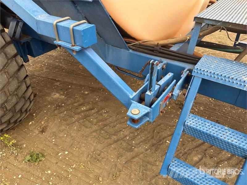 Brandt QF2000 90 ft Pull-Type Sprayer 牵引式喷雾机