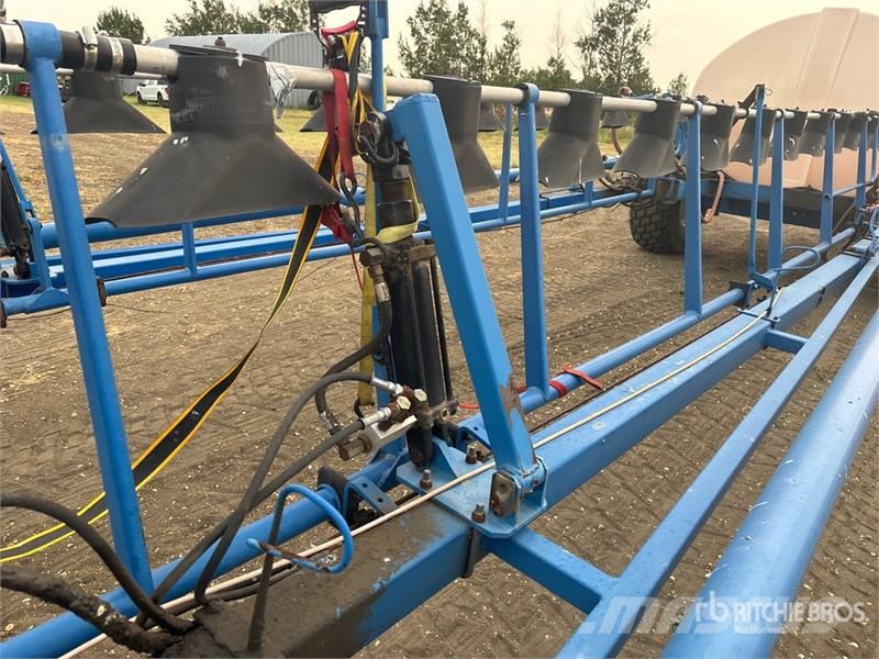 Brandt QF2000 90 ft Pull-Type Sprayer 牵引式喷雾机